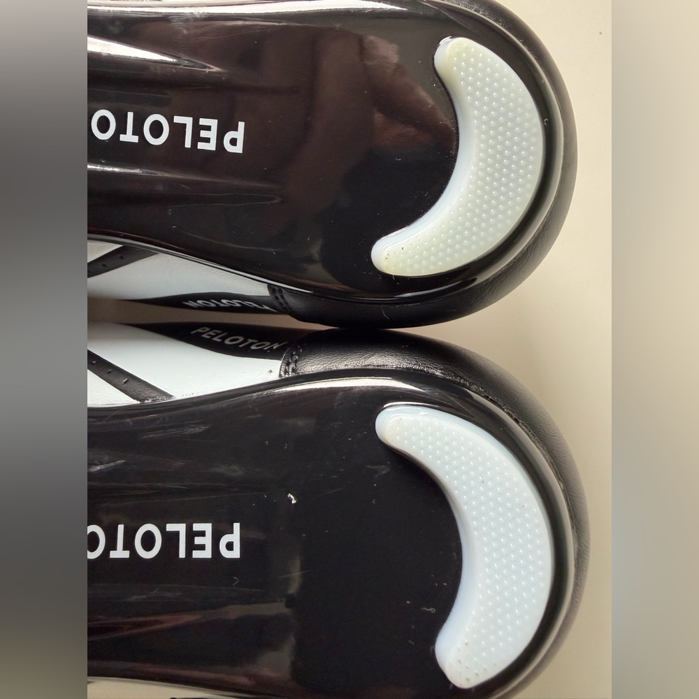 Peloton Cycling Shoes, Black, w/ Cleats, Size 40 - Picture 7 of 9